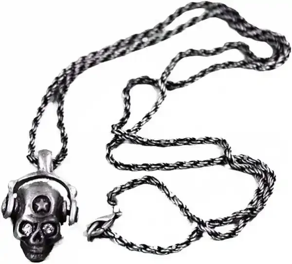 Anhänger – Totenkopf mit Kopfhörern