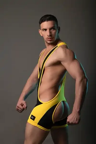 Black and Yellow Wrestler ‘Bottom Up‘