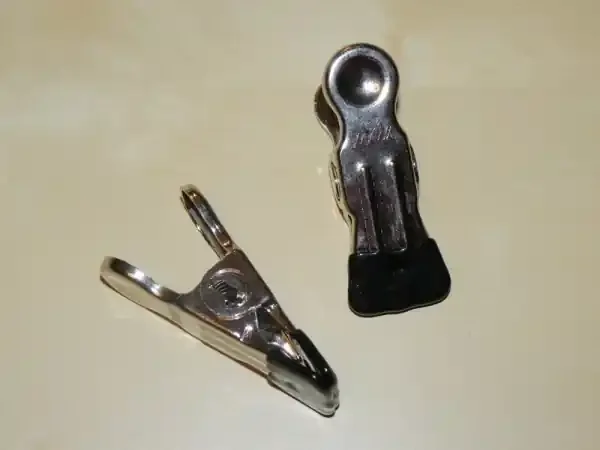 Brustklammern mit Polyclip