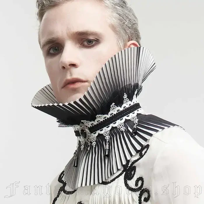 Choker mit Plisseefalten und Spitzenakzent