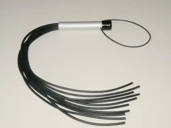 Gummipeitsche mit Metallgriff ‘Ten Pain‘