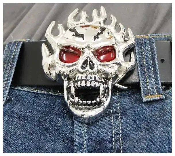 Gürtelschnalle – Burning Skull