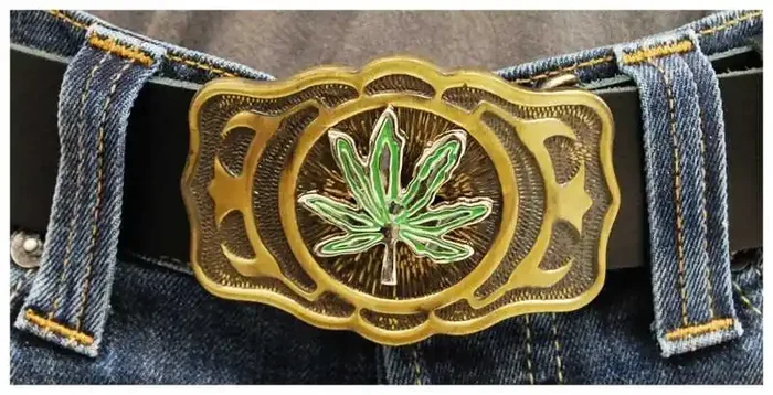 Gürtelschnalle – Green Hemp