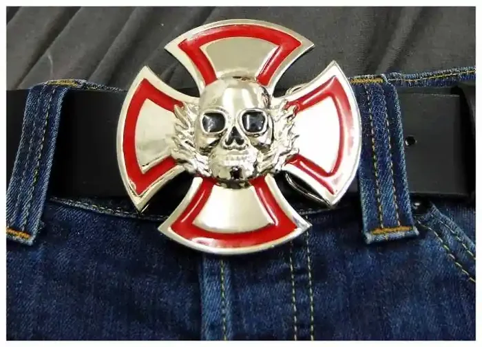 Gürtelschnalle – Skull Cross