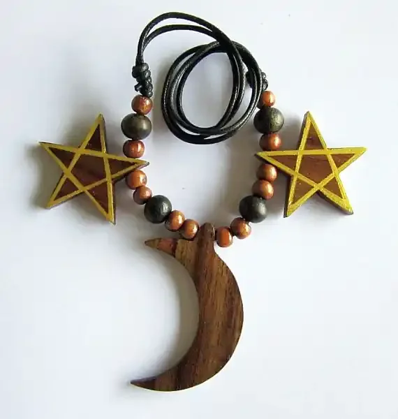 Halskette Mond mit Pentagramm