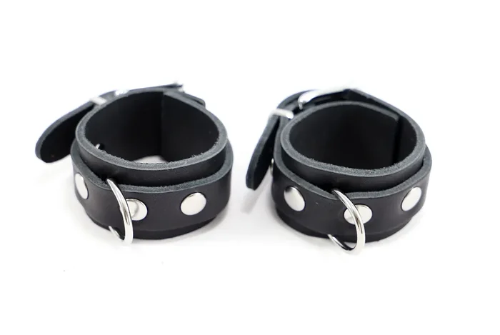 Handfessel Leder