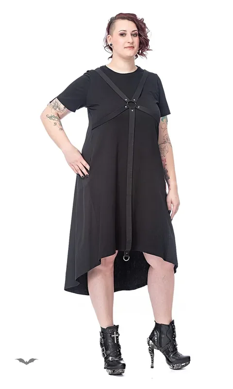 Langes Kleid mit Ringen und Bondage – Plussize
