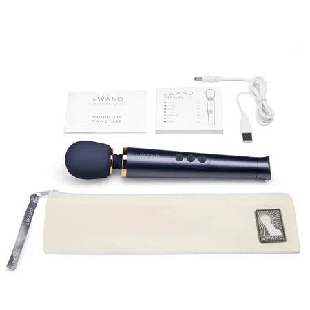 Le Wand Petite Rechargeable Vibrating Massager – Navy