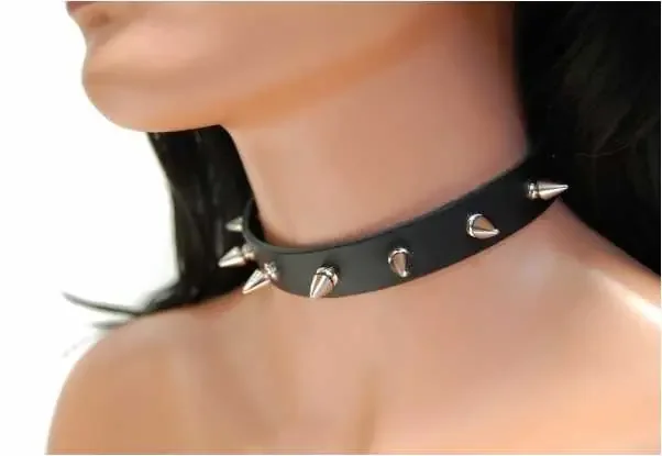 Leder Choker mit Killernieten