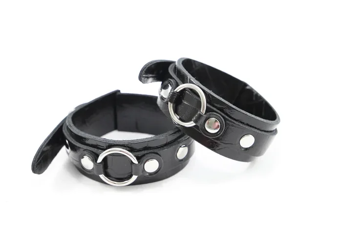 Leder Fußfesseln matt mit O-Ringen