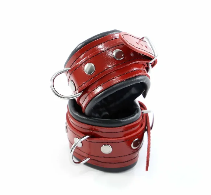 Leder Handfessel ‘Painted Dark Red‘