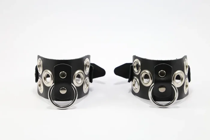leder Handfesseln mit Verbindungskette