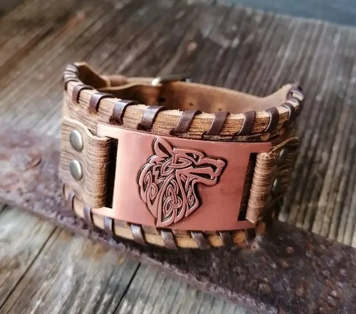 Lederarmband mit Fenriswolf