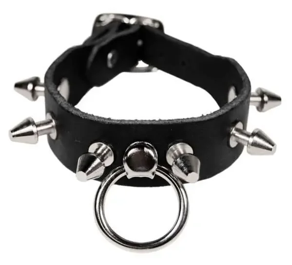 Lederarmband mit Killernieten und Ring