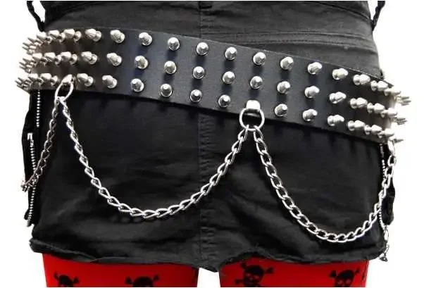 Ledergürtel mit drei Reihen Killernieten und Kette (Länge 125cm)