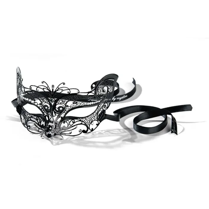 Maske aus Metall – Unanständig