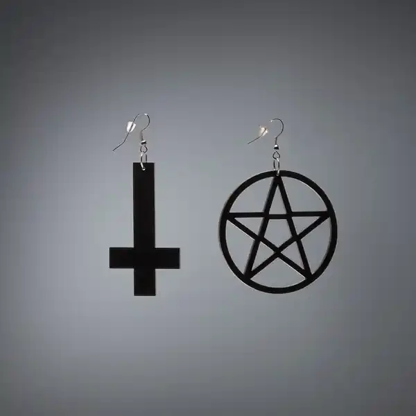 Ohrringe Kreuz und Pentagramm