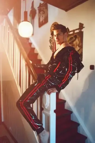 PVC Tracksuit Jacke mit roten Streifen