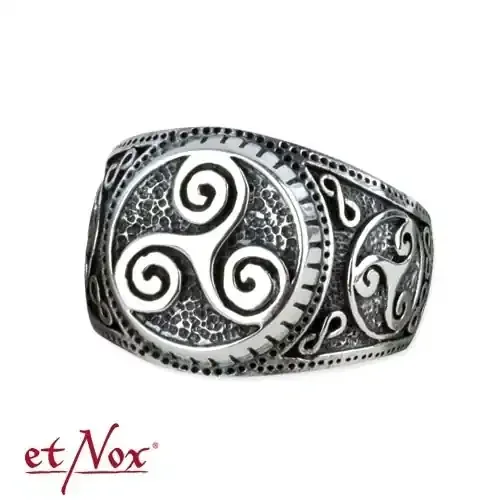 Ring mit Sonnen-Symbol