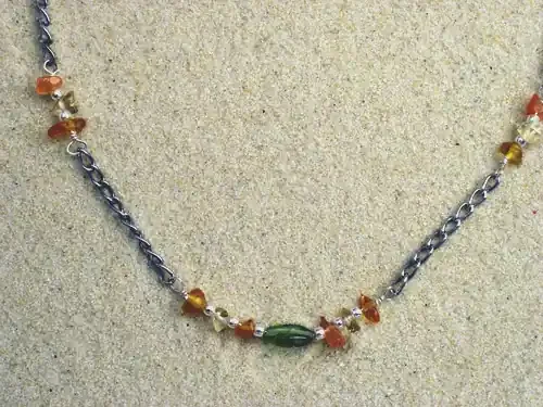 Silberkette mit echten Steinen – orange-grün