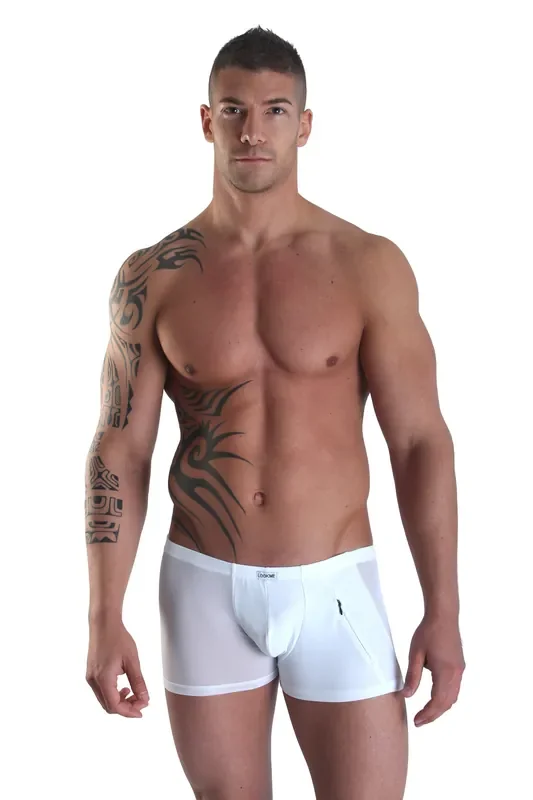 Weiße Boxer ‘Open Heart‘