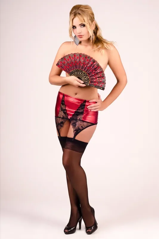 Wetlook-Strapsgürtel – schwarz-rot